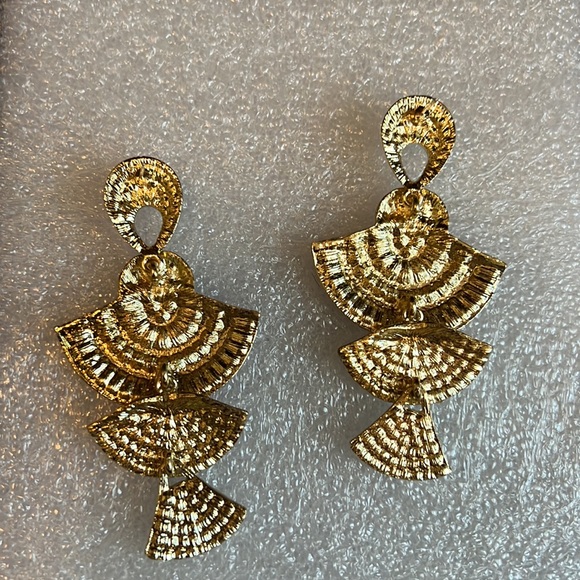 Vintage Baroque Style Geometric Drop Earrings - Picture 3 of 4